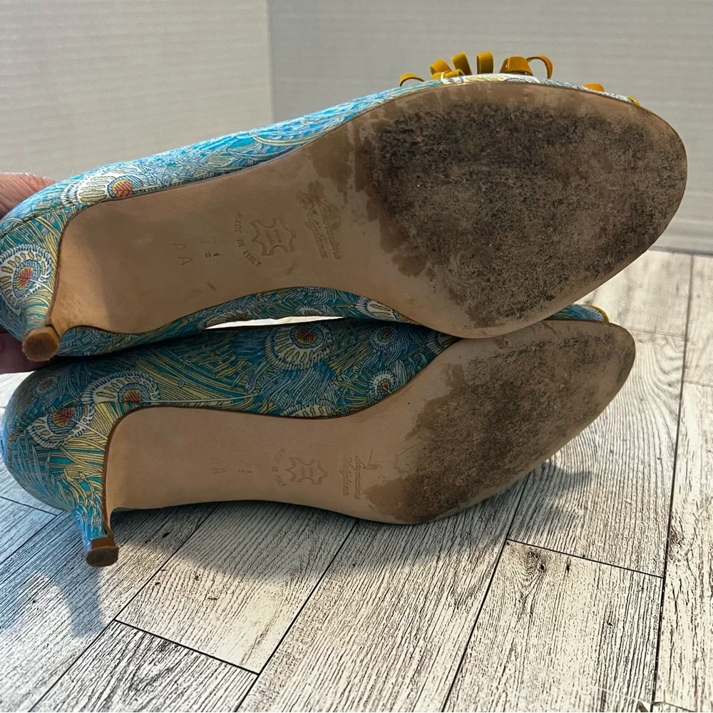 Butter by Lavorazione Artigiana Peacock Leather Bow Kitten Heel Size 7.5AA Italy